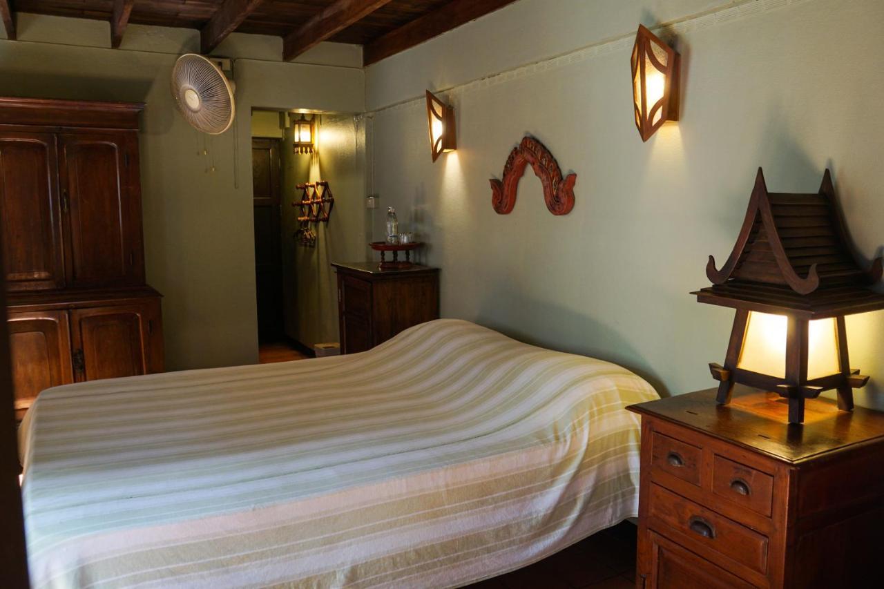 The Riverside Guest House Lampang Exterior photo
