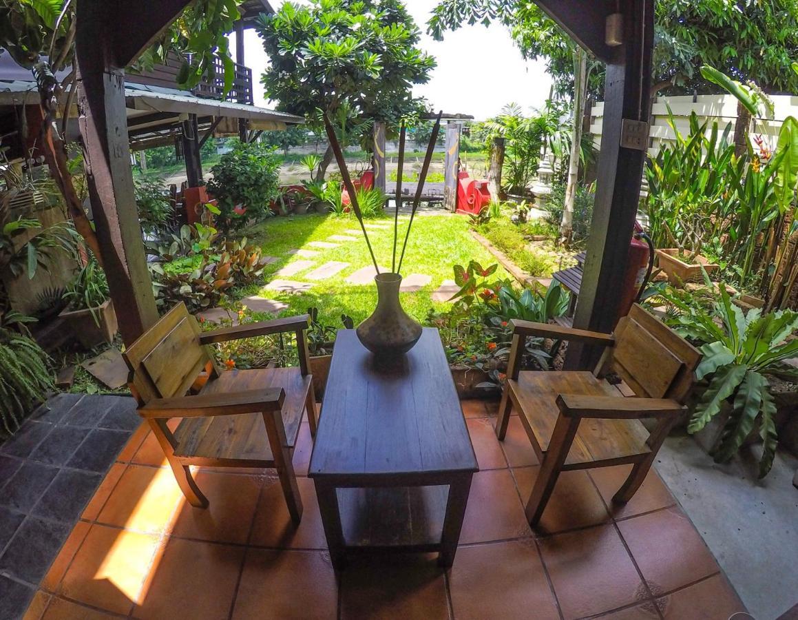 The Riverside Guest House Lampang Exterior photo