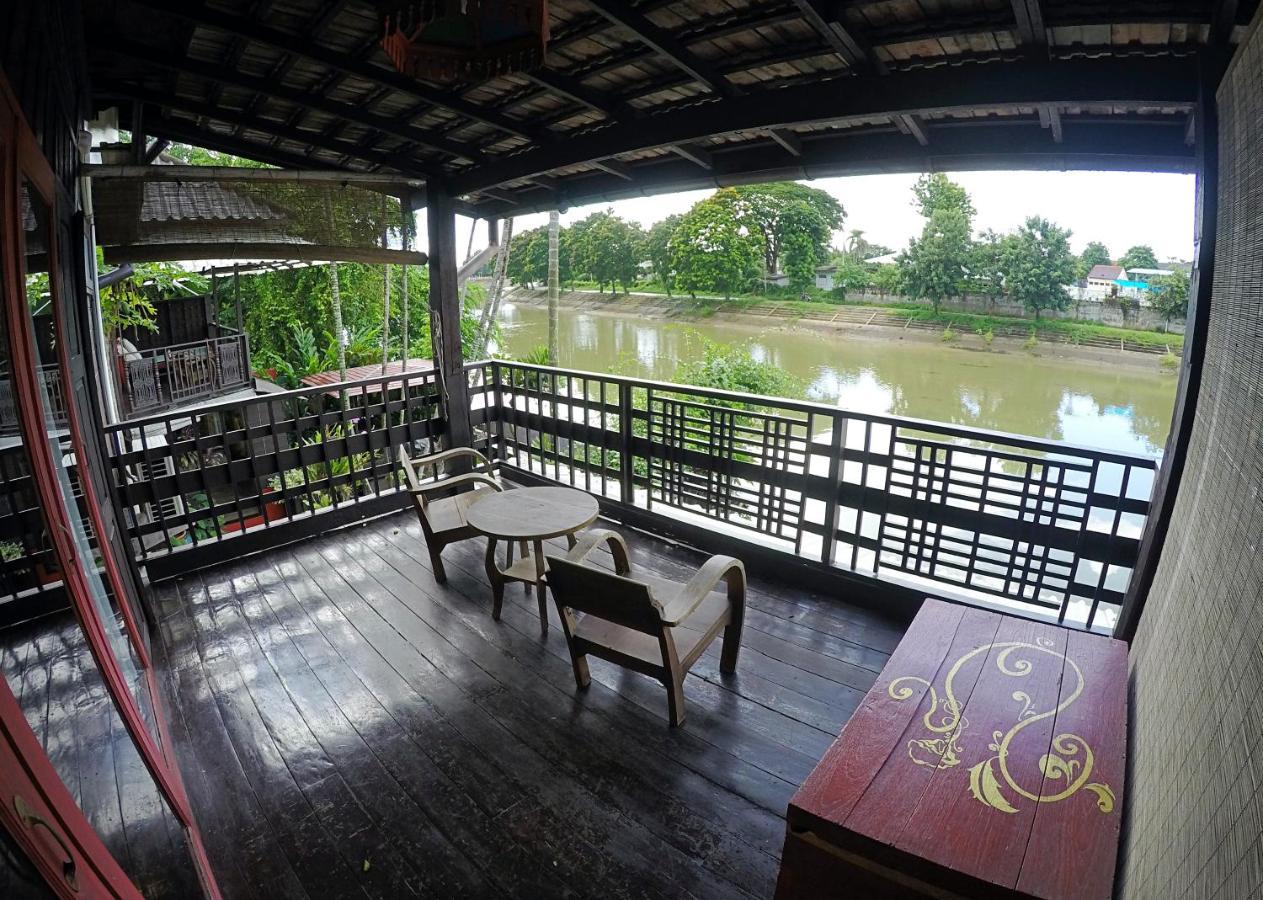 The Riverside Guest House Lampang Exterior photo