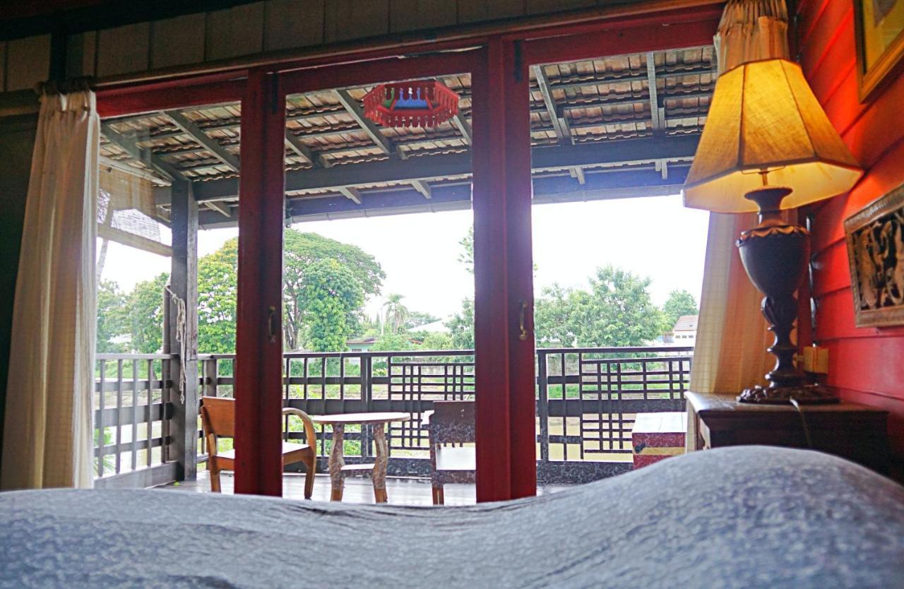 The Riverside Guest House Lampang Exterior photo